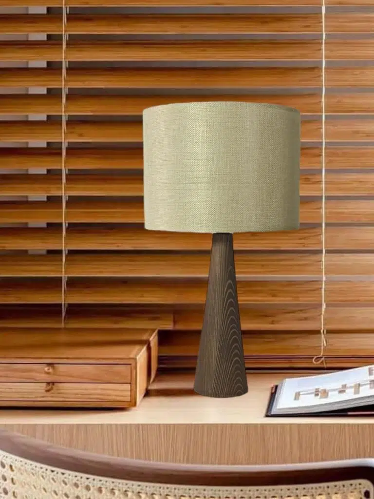 Ahşap Konik Gövdeli Dizayn Abajur Kumaş Başlık Pudra