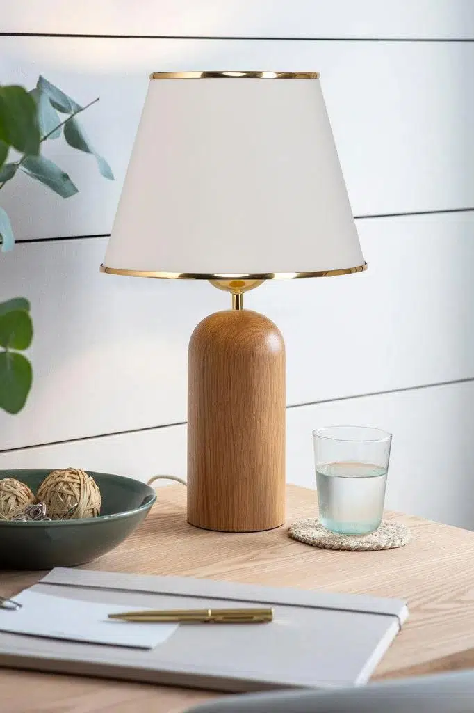 Silos Masif Ahşap Ayaklı Gold Detaylı Krem Kumaş Şapkalı Dekoratif Abajur