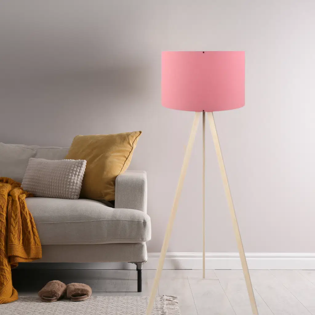 Pratik Ahşap Krem Üç Ayaklı Tripod Lambader Pembe Kumaş Başlık Salon Oturma Odası Köşe Lambası