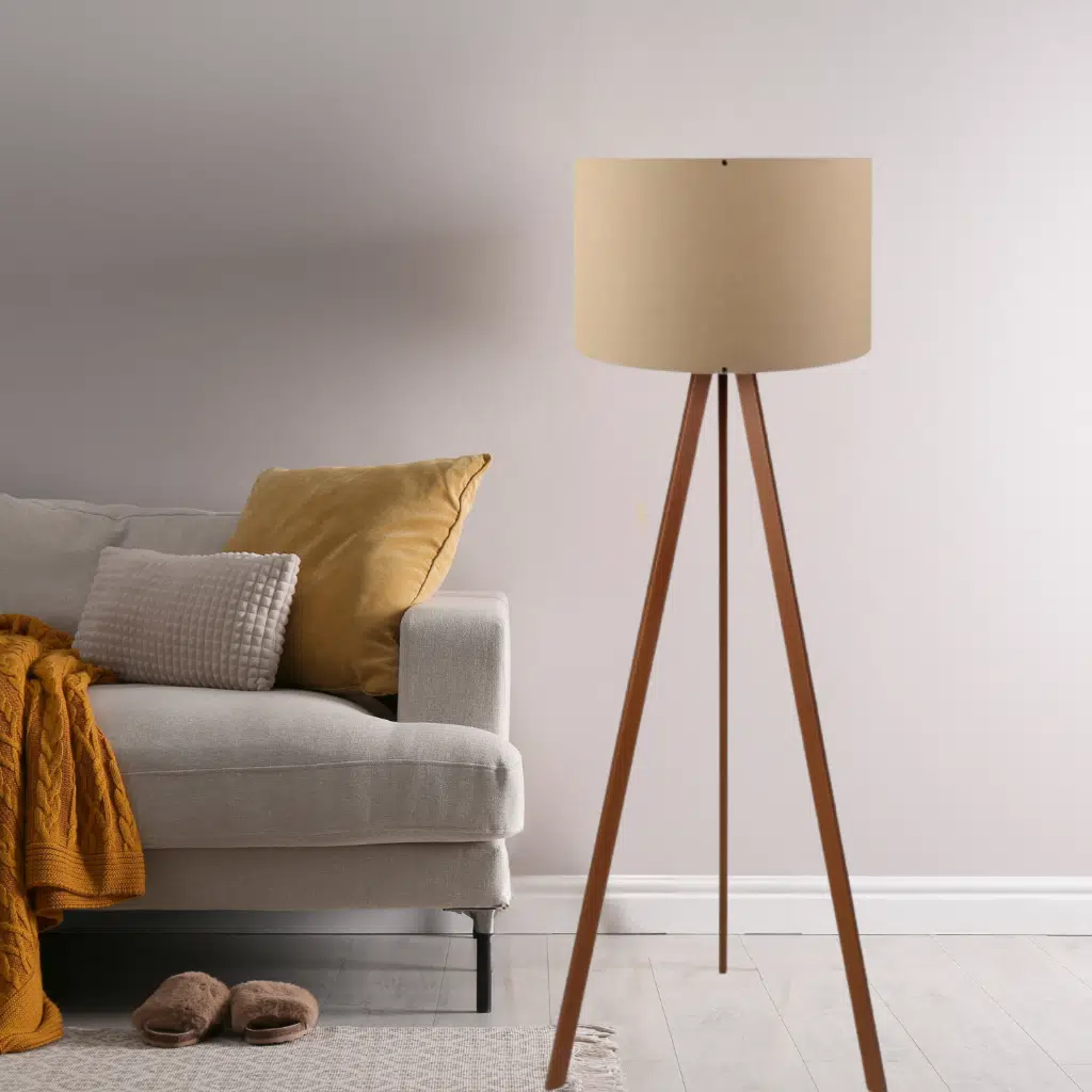 Pratik Ahşap Üç Ayaklı Tripod Lambader Kahve Kumaş Başlık Salon Oturma Odası Köşe Lambası