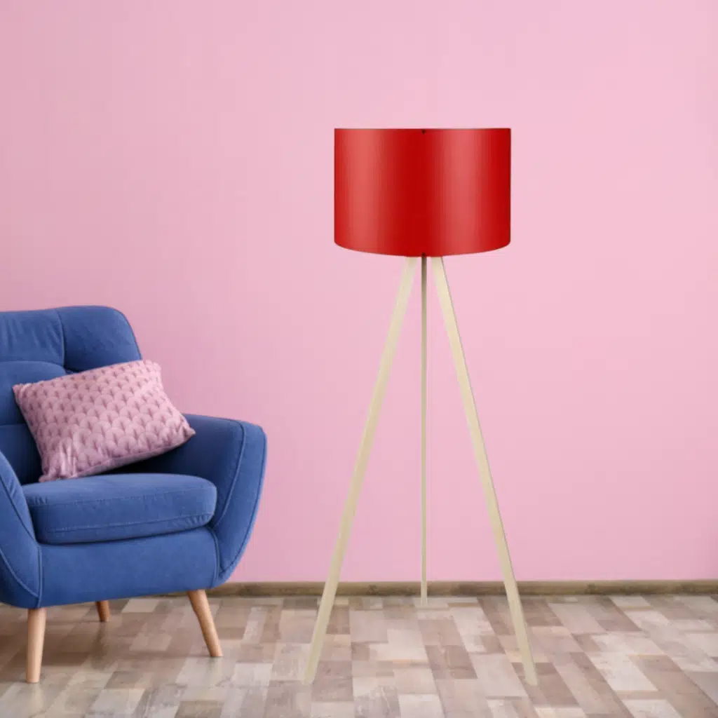 Pratik Krem Ahşap Üç Ayaklı Lambader Kırmızı PVC Başlık Oturma Odası Köşe Lambası